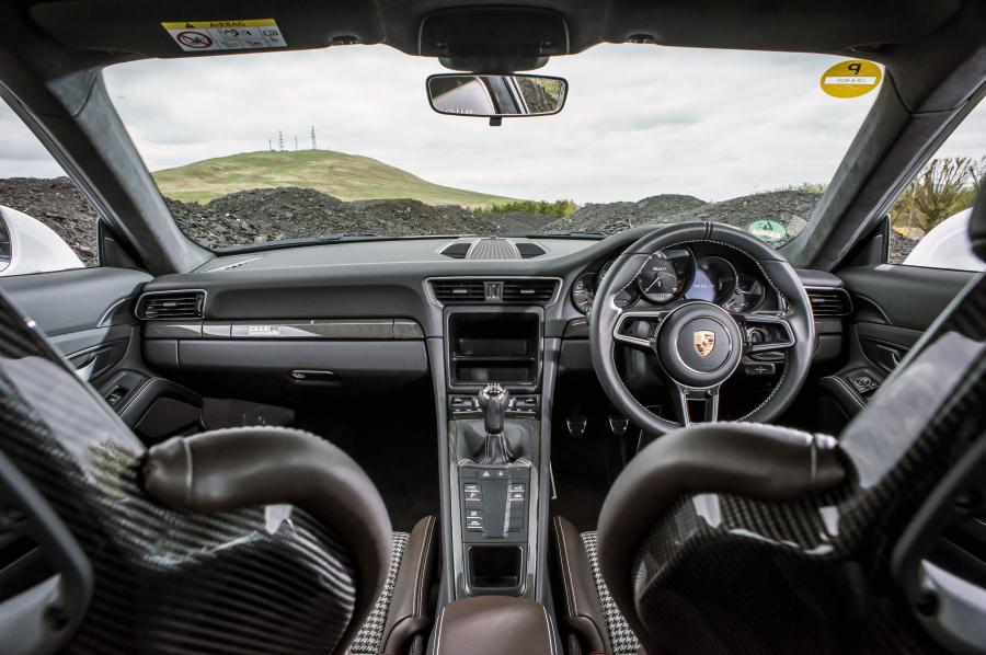 Торпедо Porsche 911 R (991) 2016 года  (UK) (фото 3 из 29)